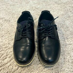 Tahari boys size 1 dress shoes